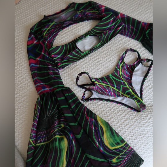 Badinka Trance Three-Piece Set - Picture 6 of 8